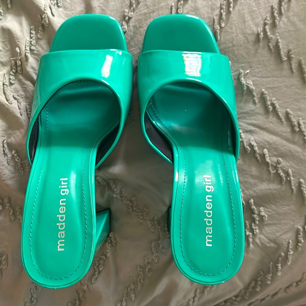 Madden girl green pumps